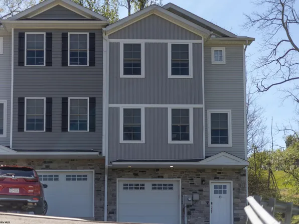 6 Misty Ln, Fairmont, WV 26554