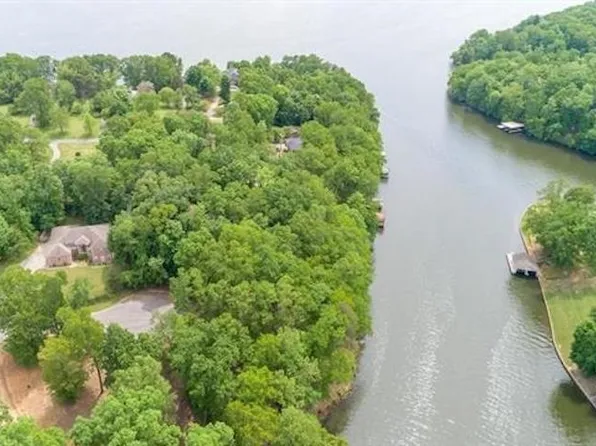 3 Randmar Ct, Florence, AL 35634