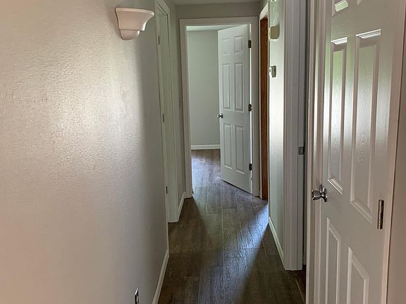 3rd image of 803 Stanwood Dr