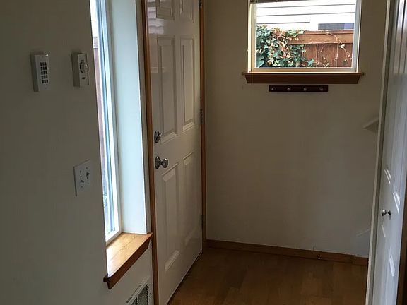 5th image of 3436B 34th Ave W #B