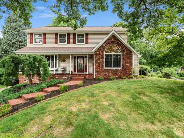 10015 Pine Ridge Dr, Wexford, PA 15090