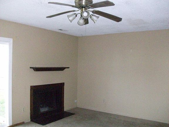2nd image of 1513 Fairfax Dr