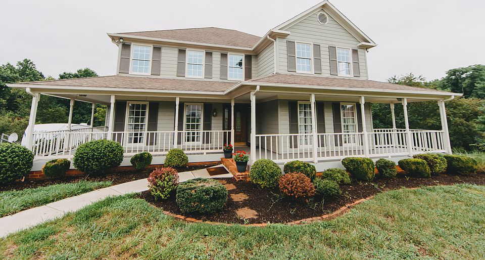 1st image of 112 Mountain Laurel Dr