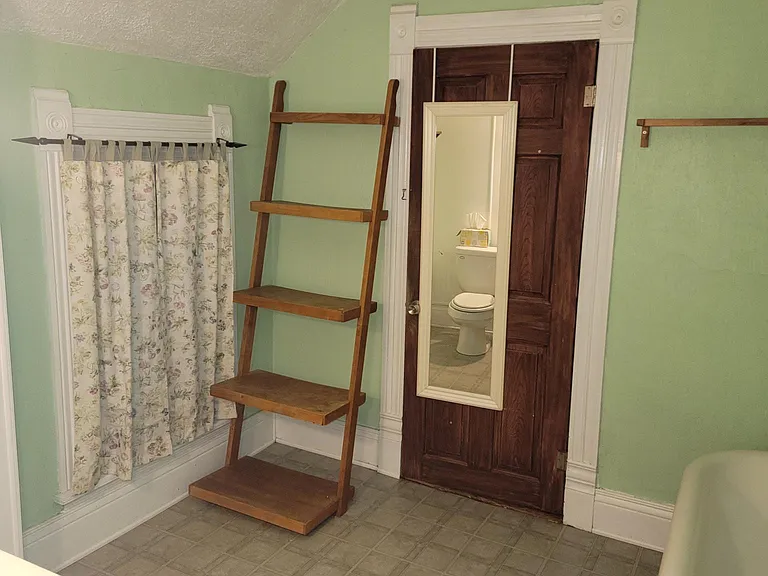 8048 Cazenovia Rd — Photo 13