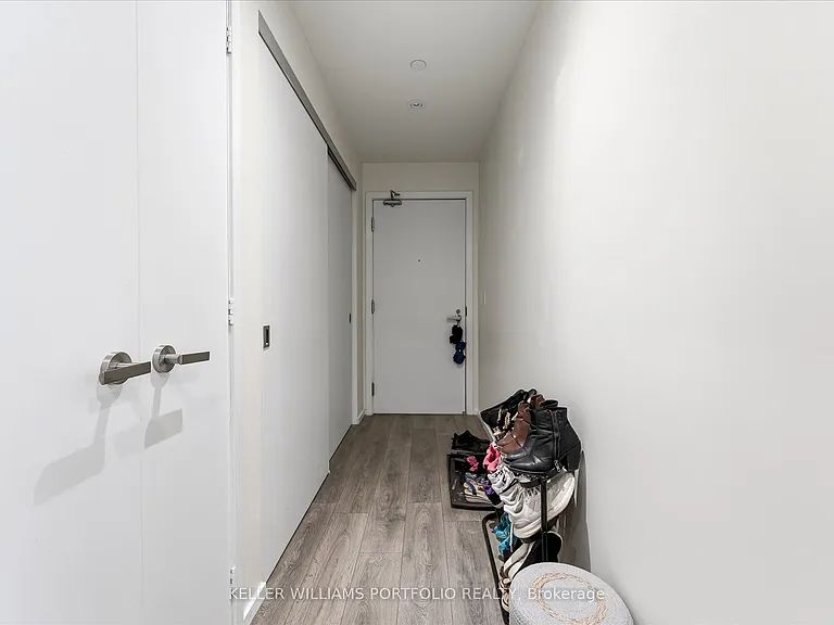 159 Dundas St E #1005 — Photo 7
