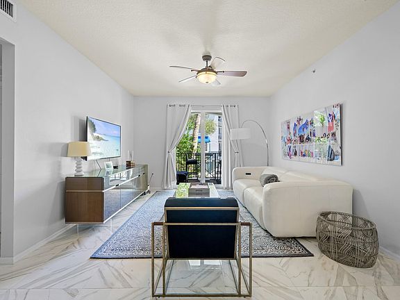 2nd image of 250 NE 3RD Avenue #1208