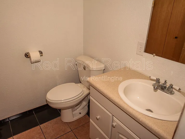 211 Varner Ave NE #2 — Photo 20