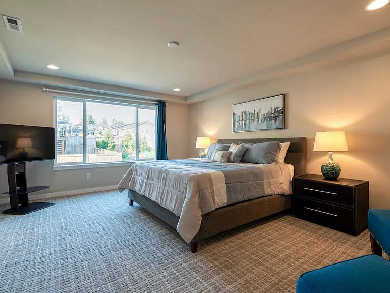 Upstairs Primary Bedroom w/ King Bed