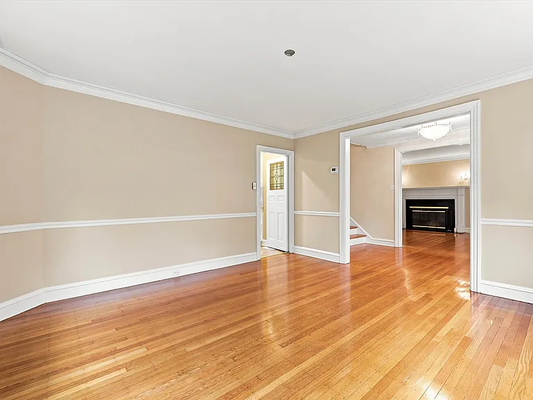 1356 Arbordale Rd — Photo 9