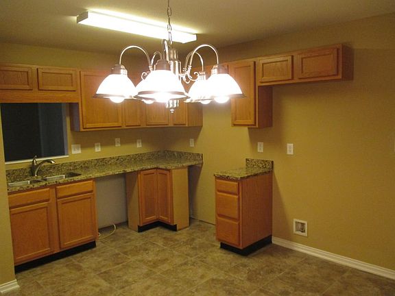 5th image of 2612 Braxton Dr