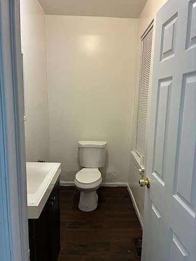 1st image of 803 W 7th St