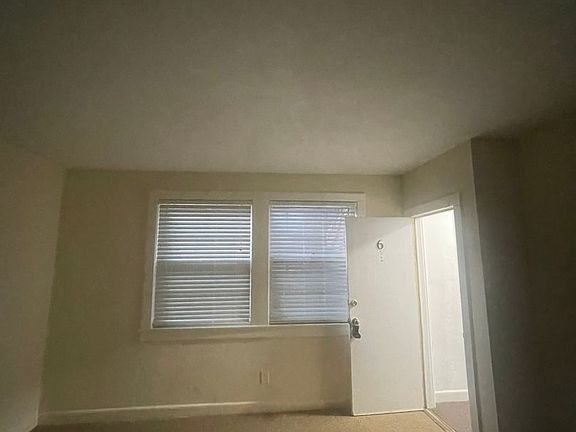3rd image of 114 Tyler Cres E #6