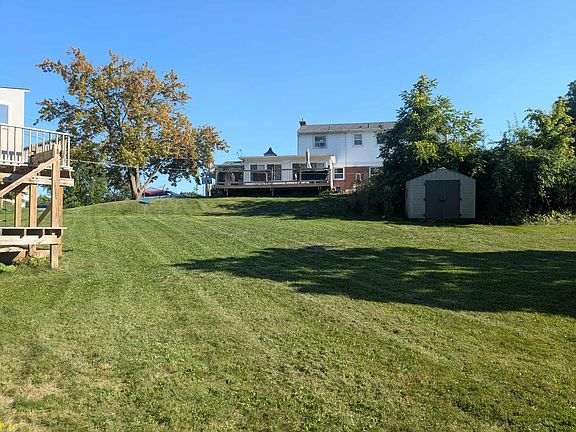 3rd image of 319 Greenridge Dr NW