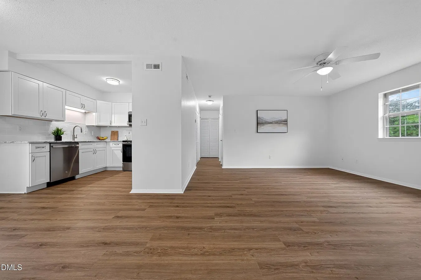 2 bed, 1010 sqft, $1,500 — Photo 2