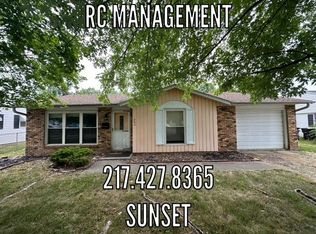 922 Sunset Rdg, Danville, IL 61832