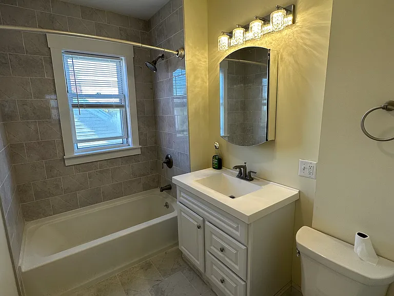35 George St #3 — Photo 18