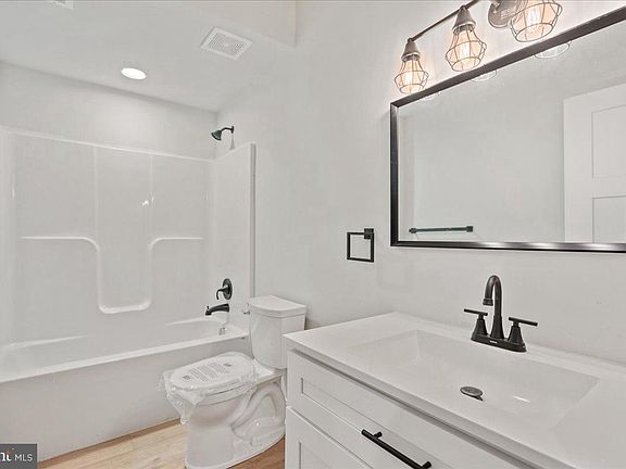 4th image of 7016 Grace Landing Ct