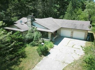 727 N Nine Mile Rd, Sanford, MI 48657