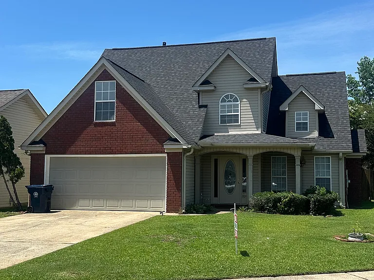 4804 Cambridge Dr — Photo 1