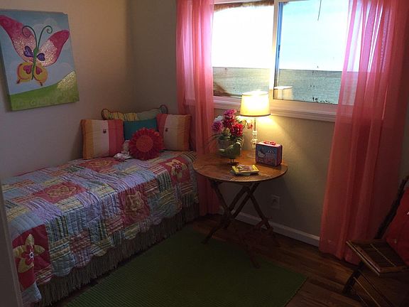 3rd image of 2122 Lanai Ave