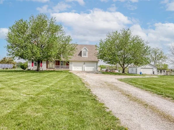 30600 E County Line Rd, Pleasant Hill, MO 64080