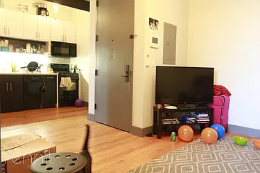 Rented by Rennit Inc.