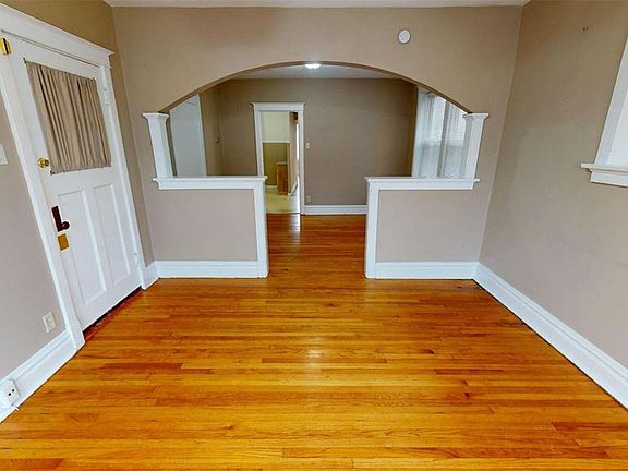 4th image of 4614 Shenandoah Ave