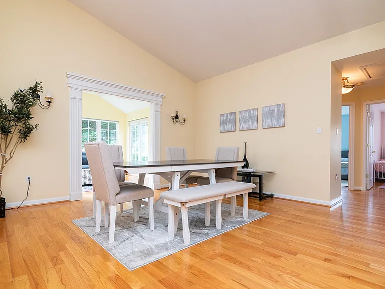 104 Drexel Ct — Photo 11