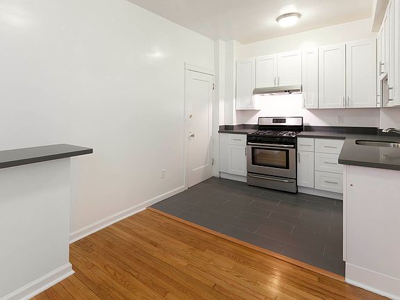 5th image of 2363 Van Ness Ave APT 202