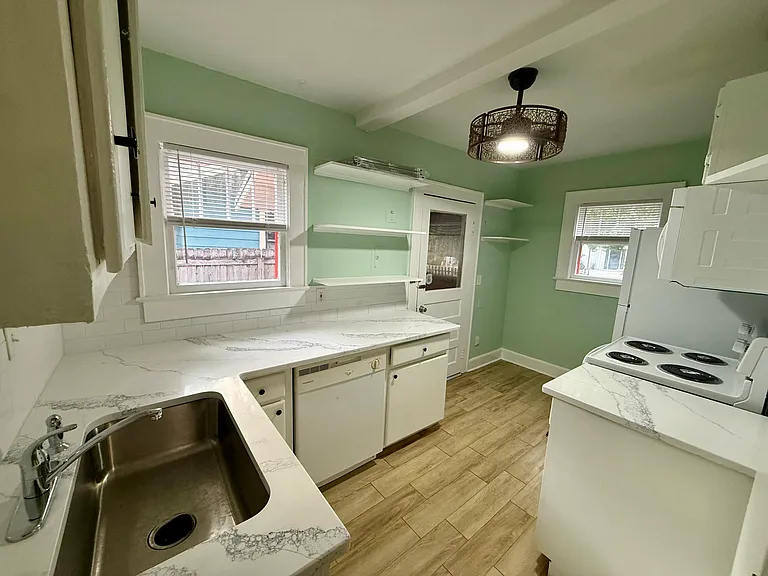 412 Louden Ave — Photo 20