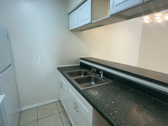 5th image of 555 Rock Pit Rd