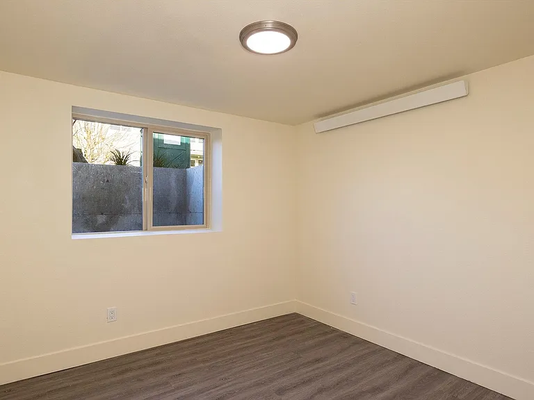 Seattle 3 Bedroom Apartment for Rent | Newly Remodeled Home with In-Unit Washer/Dryer, Private En... — Photo 22