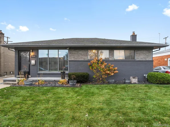28800 Grant St, Saint Clair Shores, MI 48081