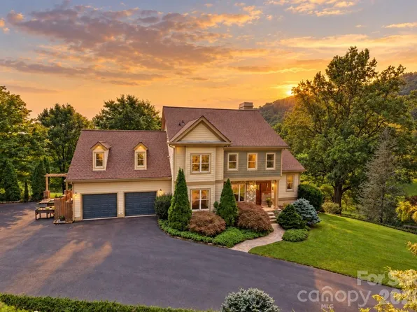10 Blackberry Ln, Asheville, NC 28804