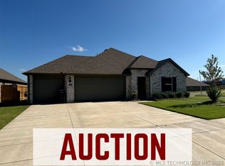7303 E Oakridge Ct, Broken Arrow, OK 74014