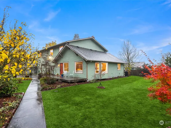 18511 9th Avenue NE, Poulsbo, WA 98370