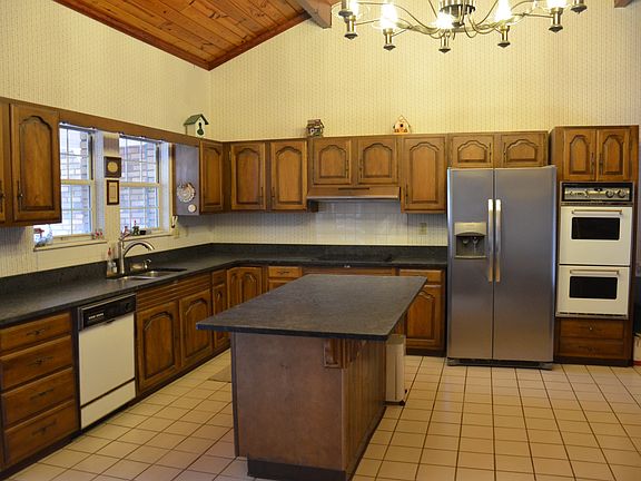 3rd image of 805 Embarcadero Dr