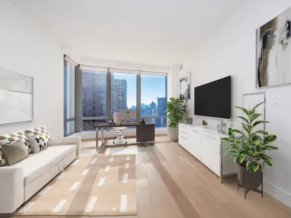 225 East 39th Street 32C image 2 of 26