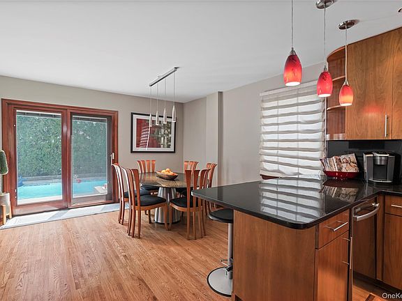 3rd image of 268 Ardsley Street
