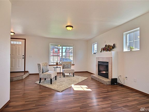 4th image of 1206 204th Street Ct E