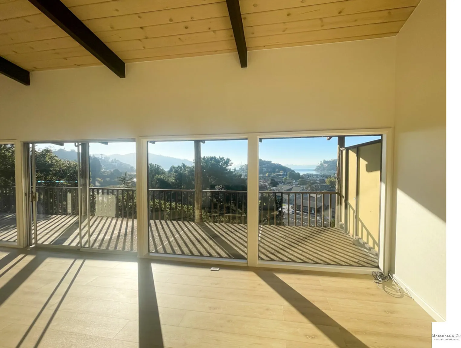 New Listing! Remodeled, Bay Views, Downtown Tiburon, 2br/2ba! — Photo 4