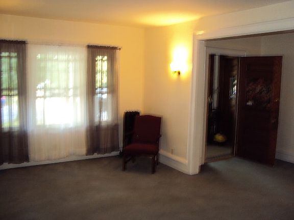 4th image of 808 Richmond Ave #1