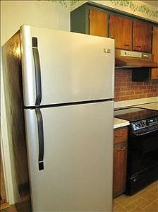 3rd image of 4987 Ellis Ave