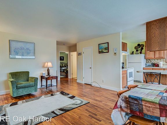 5th image of 1470 SE 9th Ave