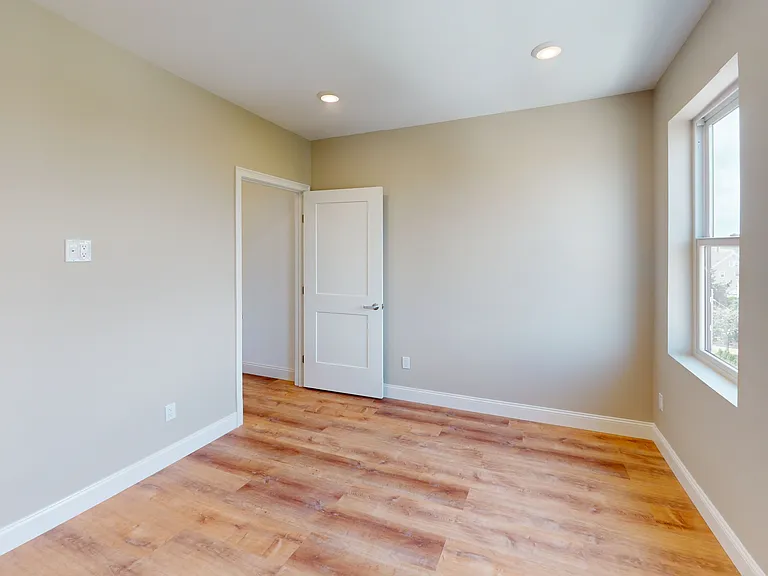 100 Revere St — Photo 43