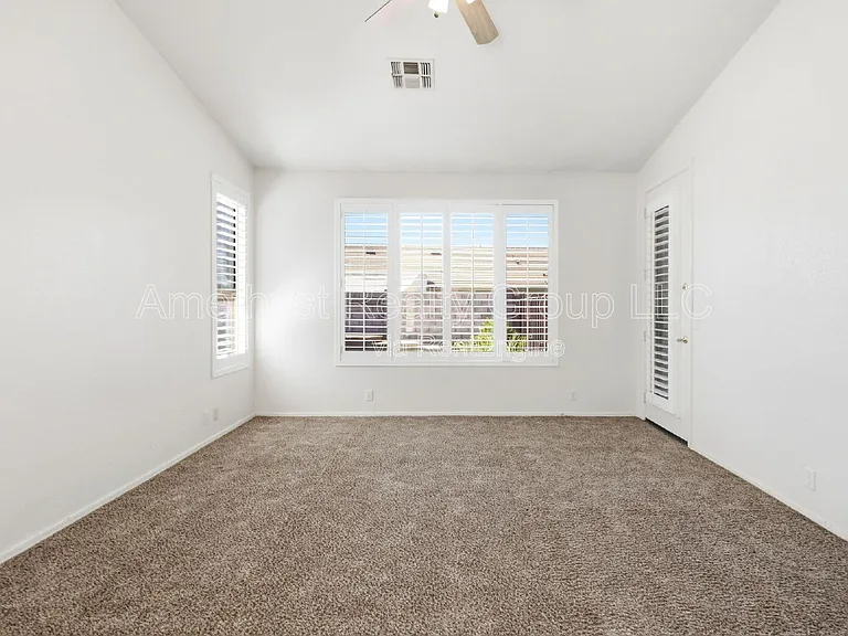 7017 W Greenbriar Dr — Photo 37