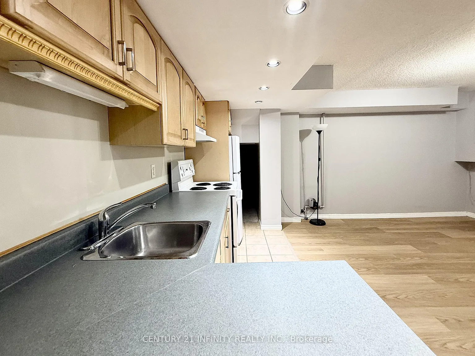 2 bed, $1,600 — Photo 4