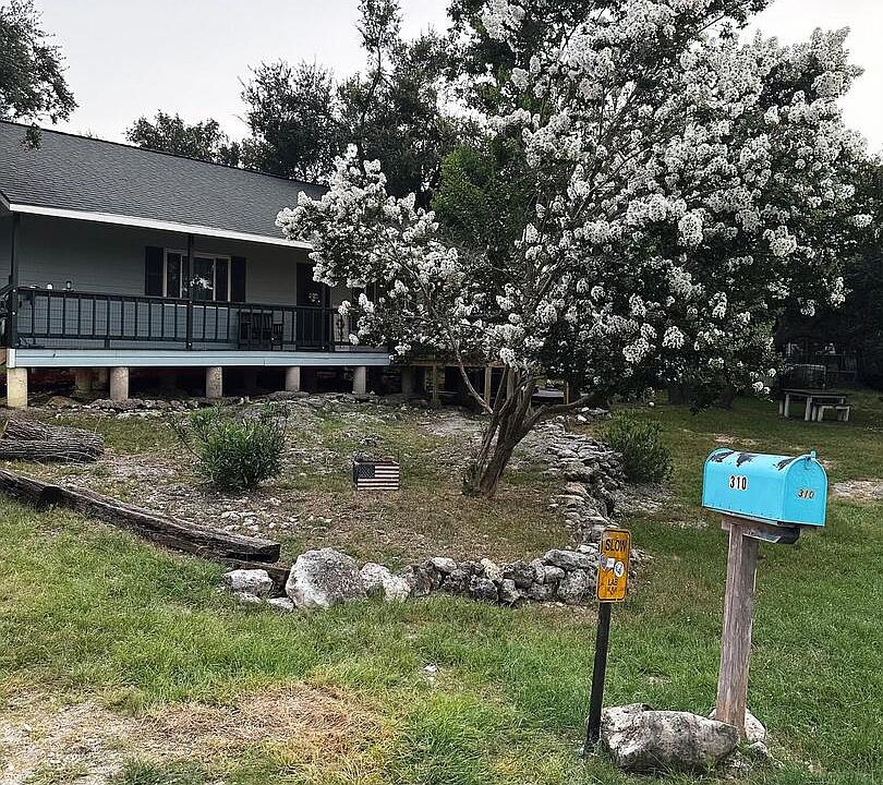 1st image of 310 Riviera Dr