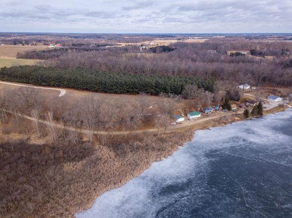 68445 Sweet Lake Rd, Sturgis, MI 49091