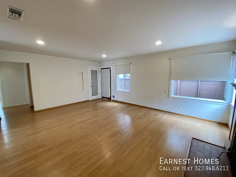 2577 S Bundy Dr — Photo 4